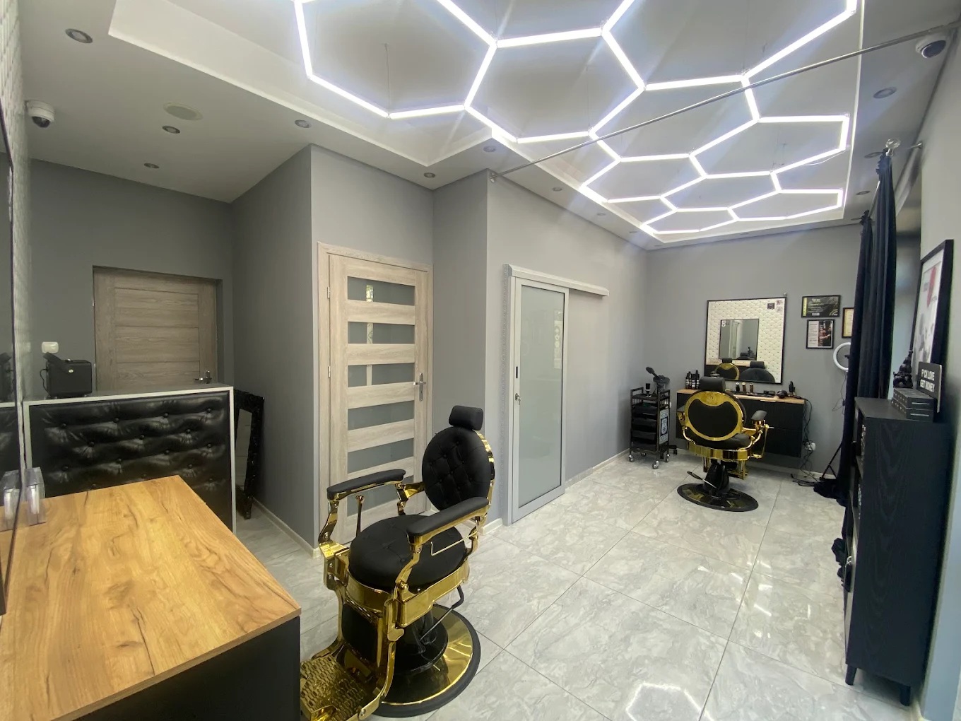 Wnętrze Barbershop KARO
